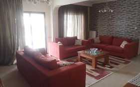 Comfortable Apartment In Kato Toumpa